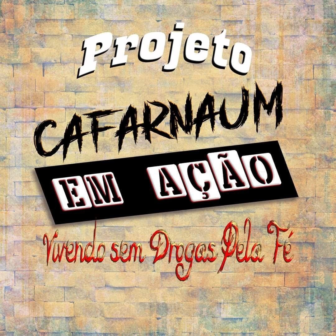 Fundador ajudando pessoas